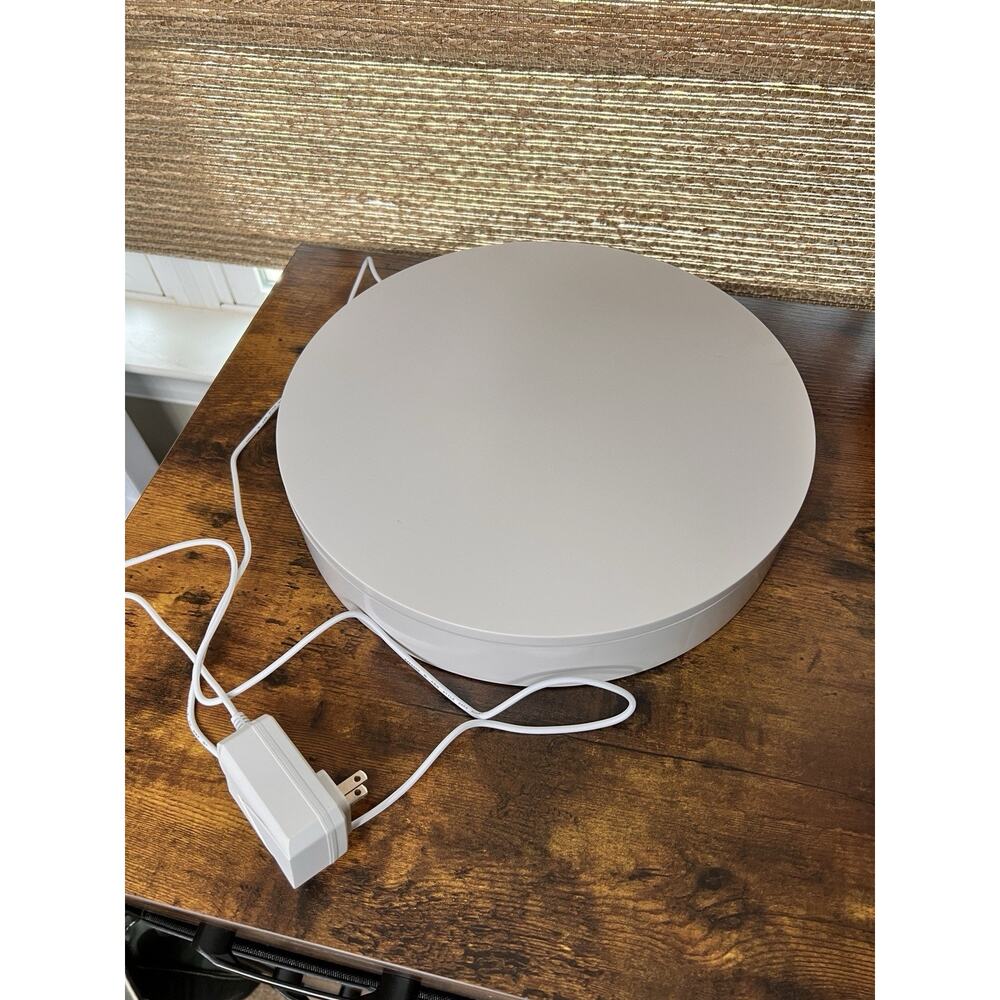 Rotating Retail Product Display Stand 360 Degree Motorized White 12” Round Spins